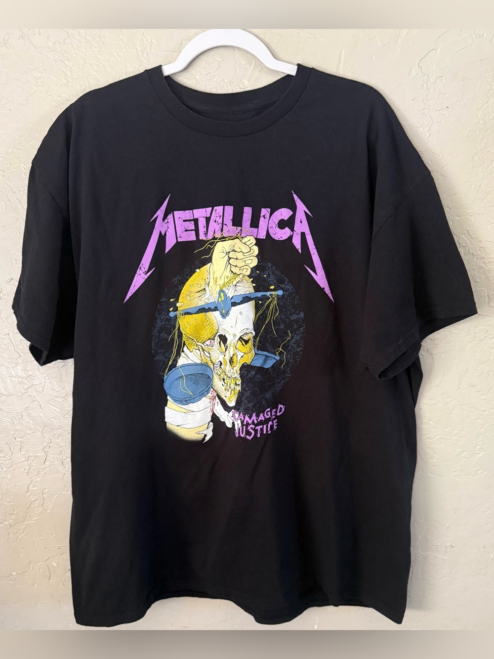Metallica Damaged Justice Graphic Tee — Black